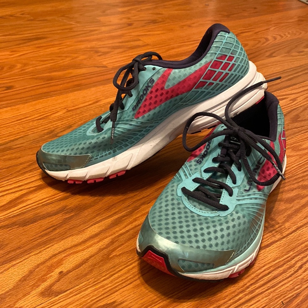 Brooks Women’s Sneaker/Running Shoe